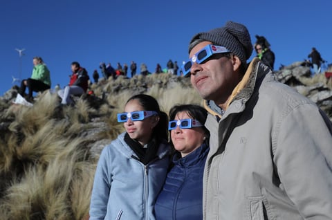 Cuestionado en las horas previas, Arias, que llegó esta mañana a San Luis desde Buenos Aires, se convirtió en un manojo de nervios: 'el eclipse son dos minutos y segundos pero la verdad que son horas'.
