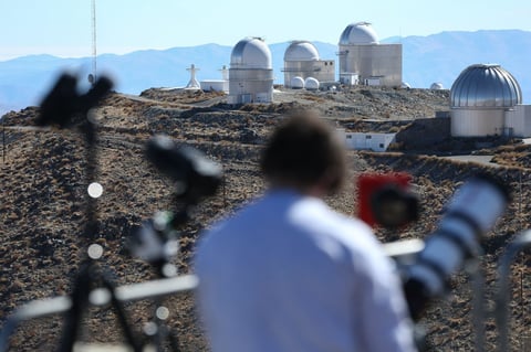En una tarde soleada y despejada en San Luis, el aficionado a la astronomía argentino Mariano Arias dijo a Efe que, para él, poder ver un eclipse así es 'magia'.