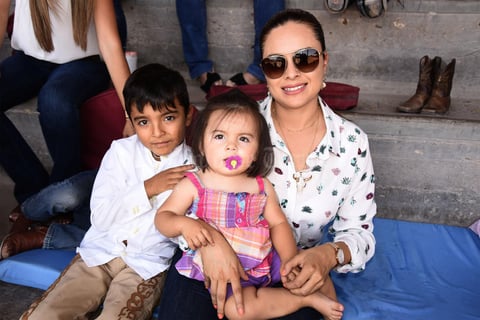 03072019 EN EL LIENZO CHARRO.  José Manuel, Yanel y Miriam.
