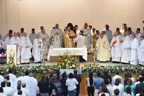 El administrador de la Diócesis Julio Carrillo, quien se hizo cargo de la Iglesia después de la muerte del obispo José Fortunato Álvarez, dedicó unas palabras.