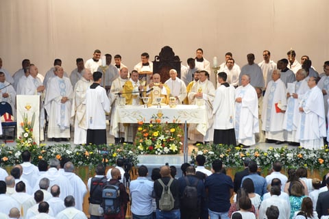 'Esta iglesia lo recibe con los brazos abiertos y colmado de fieles. Aquí lo recibe la memoria de nuestros segundo obispo, José Fortunato Álvarez Valdés'.