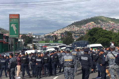 Asimismo, dado que para ingresar a la Guardia Nacional es necesaria una evaluación, los policías pidieron que 'se considere una revaloración en cuanto a las evaluaciones por sobrepeso, por tatuajes y que se respeten las condiciones laborales'.