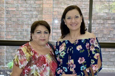 04072019 MUY CONTENTAS.  María Engracia y Magdalena.