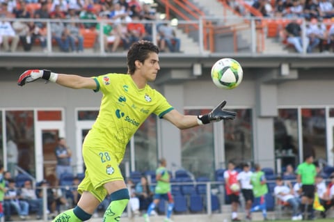 Los Guerreros se imponen a Rayados en penales
