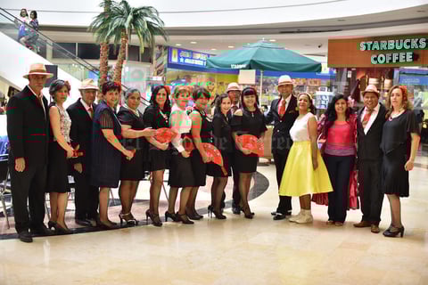 05072019 DíA DE PRESENTACIóN.  El grupo de baile de salón Togole se presentó con gran éxito en el atrio principal de Plaza Cuatro Caminos, donde dieron una demostración de baile.