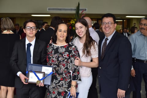Carlos, Alejandra, Natalia y Carlos