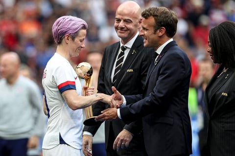 La estadounidense Megan Rapinoe fue elegida la mejor jugadora de la final del Mundial femenino de Francia 2019.