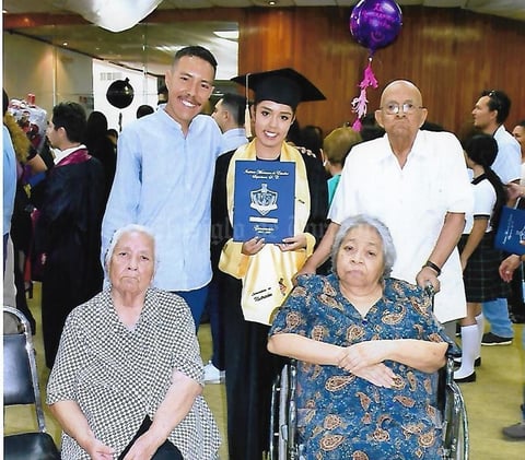 08072019 CONCLUYE UNA ETAPA.  Lisseth González en el día de su graduación.