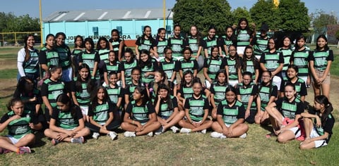 11072019 Niños de 10 y 11 años en la clase de handball.