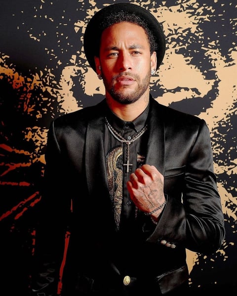 Neymar se coloca en el séptimo lugar con 105 millones.