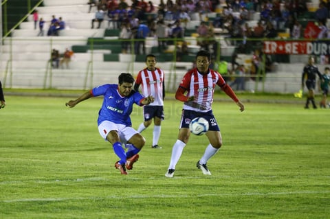 Una genialidad de Ángel el "Matute" Morales fue lo que necesitaba el Cruz Azul para abrir el marcador.