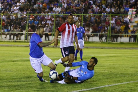 El "Matute" se dioo el lujo de tapar un penal a Vicente Matías Vuoso y un tiro libre al "Chaco".