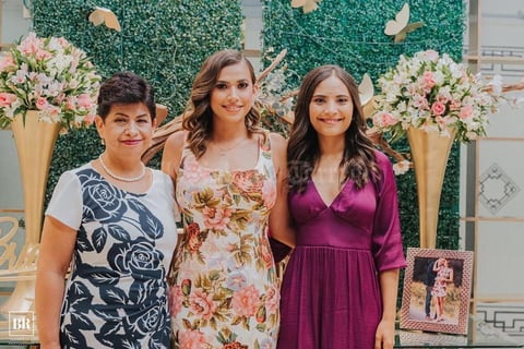 13072019 María Esther Vázquez de Morales, Esther y Elizabeth Morales Vázquez.