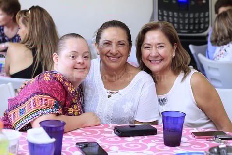 13072019 CELEBRACIóN DE CUMPLEAñOS.  Ana Karla, Mary y Josefina.