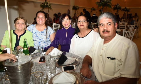 15072019 EN RECIENTE EVENTO.  Gloria, Berenice, Cristy, Juanita y Polo.