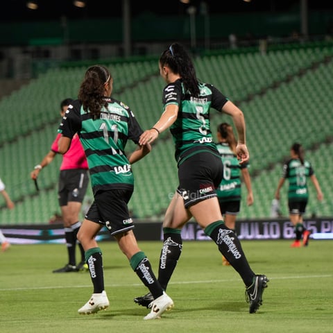 Nancy Quiñones #11 Defensa Santos
Ana Gutiérrez #5 Defensa Santos