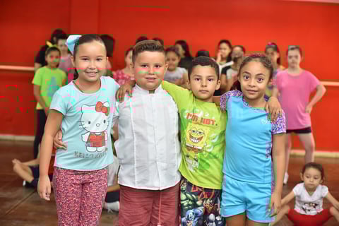 16072019 Barbie, Ángel, Ale y Alondra.