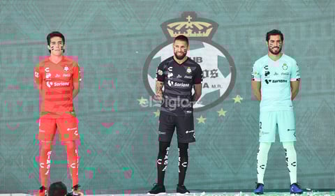 En primera instancia, se dieron a conocer los uniformes de guardametas donde Jonathan Orozco lució el negro, Carlos Acevedo el rojo, mientras que Joel García, el tercer portero, portó el color menta.
