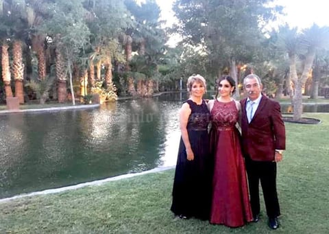 17072019 BAILE DE GRADUACIóN.  Arq. Natalia Colunga Aguirre con sus papás, Nancy E. Aguirre Moreno y Enrique Colunga Martínez.