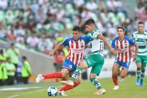 Santos se impone en casa a Chivas en la jornada 1