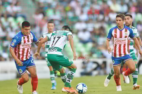 Santos se impone en casa a Chivas en la jornada 1