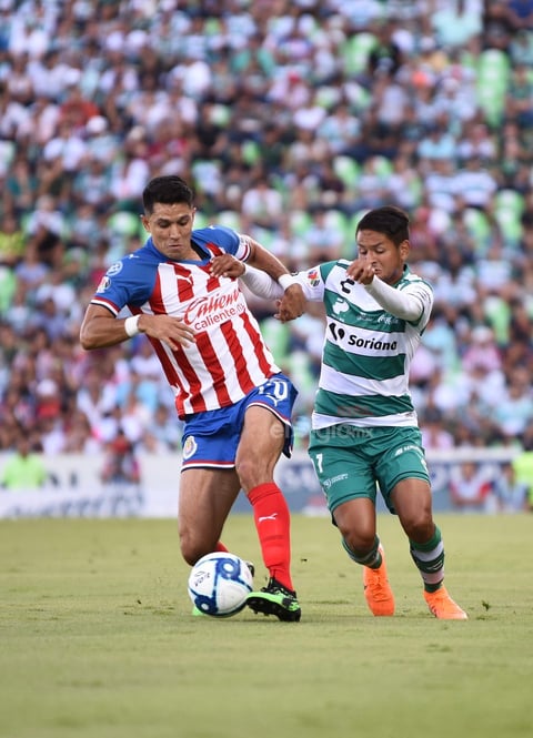 Santos se impone en casa a Chivas en la jornada 1