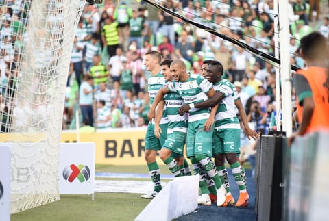 Santos se impone en casa a Chivas en la jornada 1