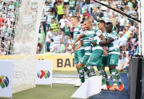 Santos se impone en casa a Chivas en la jornada 1