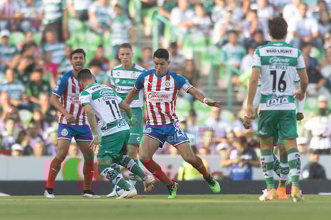 Santos se impone en casa a Chivas en la jornada 1