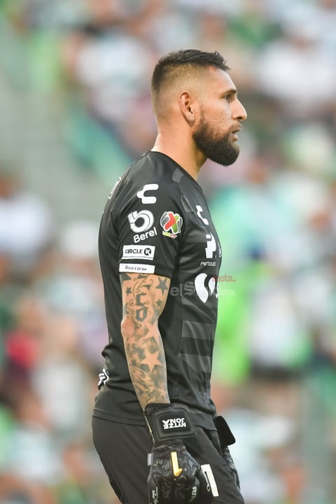 Santos se impone en casa a Chivas en la jornada 1