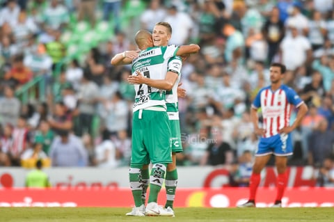 Santos se impone en casa a Chivas en la jornada 1