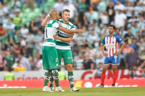 Santos se impone en casa a Chivas en la jornada 1