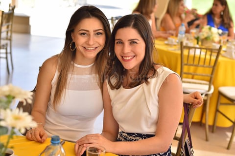 21072019 EN EL BABY DE ANA CRIS.  Melissa y Sofía.