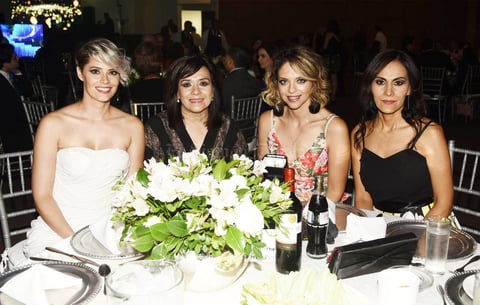 Bessie Batarse, Marilú Portilla, Bárbara Silva y Claudia Pérez