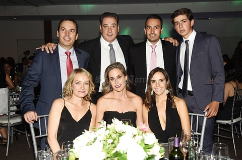 Mayela, Irene, Luly, Fer, Pibe, Fernando y Fernando