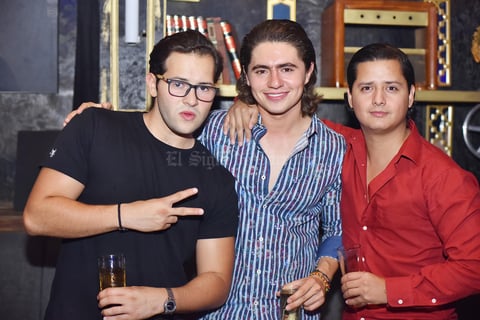 Efraín, Diego e Ibak