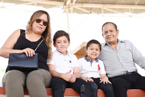 Rocío Rodríguez, Ricardo, Ernesto y Ricardo Rodríguez