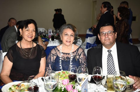 23072019 Karina Landeros, Eduardo Atilano y Dora Treviño.