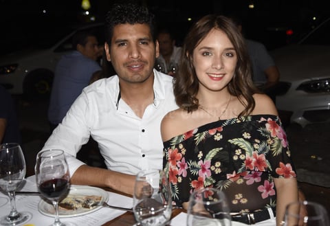 23072019 Othón Gittins y Gaby Magaña.