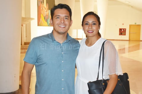 23072019 EN EL TEATRO.  Marcos y Daniela.