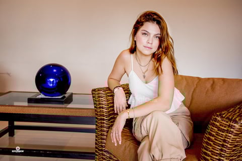 Rostros | Ariana 1