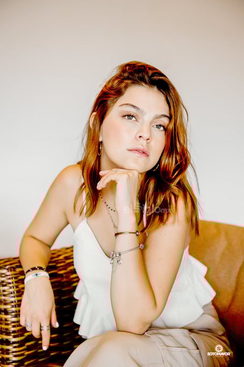 Rostros | Ariana 1