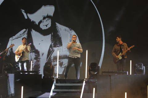 Después llegó Reik para hacer explotar el recinto ferial, 'Que vida la mía' fue la continuación de la noche.