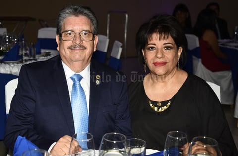 25072019 EN PAREJA.  Mario y Laura.