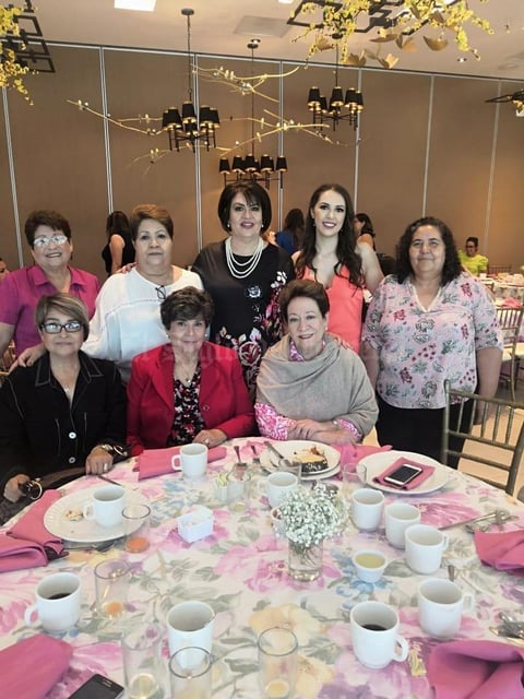 28072019 LA PASAN MUY BIEN.  Rosy Lugo con sus amigas en reciente evento social.