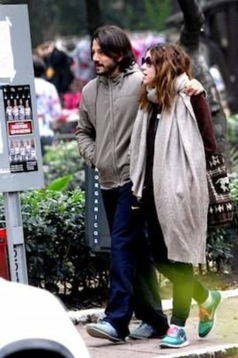 Paulina Dávila: Se le relacionó con la actriz colombiana de Luis Miguel: la serie, en 2014. En una entrevista promocionando la cinta 3 idiotas, ella dijo que eran amigos y buenos compañeros de trabajo.