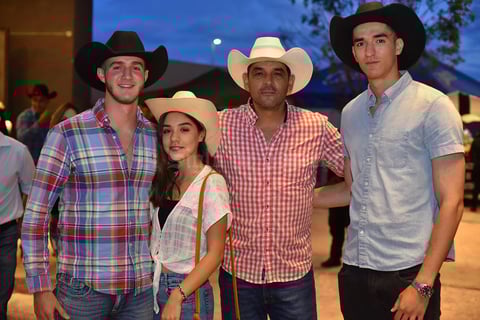 31072019 RECIENTE EVENTO EN EL COLISEO.  Ernesto, Marifer, Armando y Jesús.