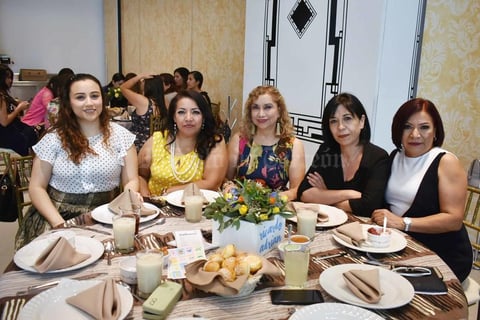 02082019 DAMAS EN PRENATAL.  En un  baby shower se encontraban, Efi, Susana, Jovita, Rocío y Ana.