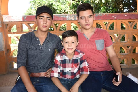 02082019 EN EL LIENZO CHARRO.  Ricardo López, William López y Manuel López.