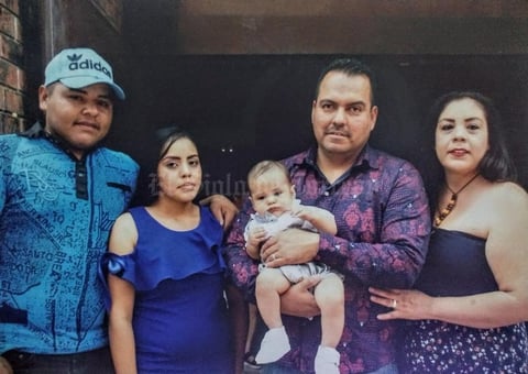 02082019 LLEGA A LA PILA BAUITISMAL.  Bautizo de Elián Alexander Romero Jines, sus padres son, Karen Jazmín y Gerardo;  sus padrinos Mayela, Janeth y Genaro.